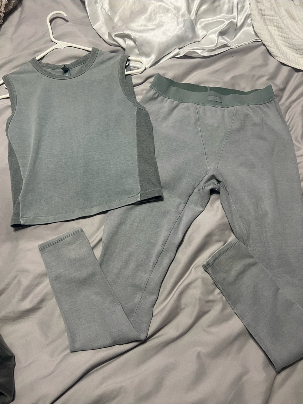SKIMS Women's Two-Piece Seamless Tank & Legging Set - dusty blue
